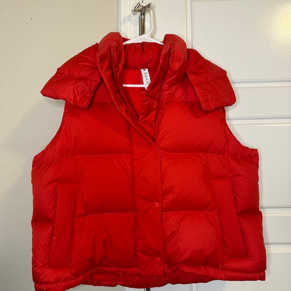 Lululemon Wunder puff cropped red vest - SIZE 8